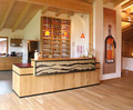 moderne Bar aus Holz